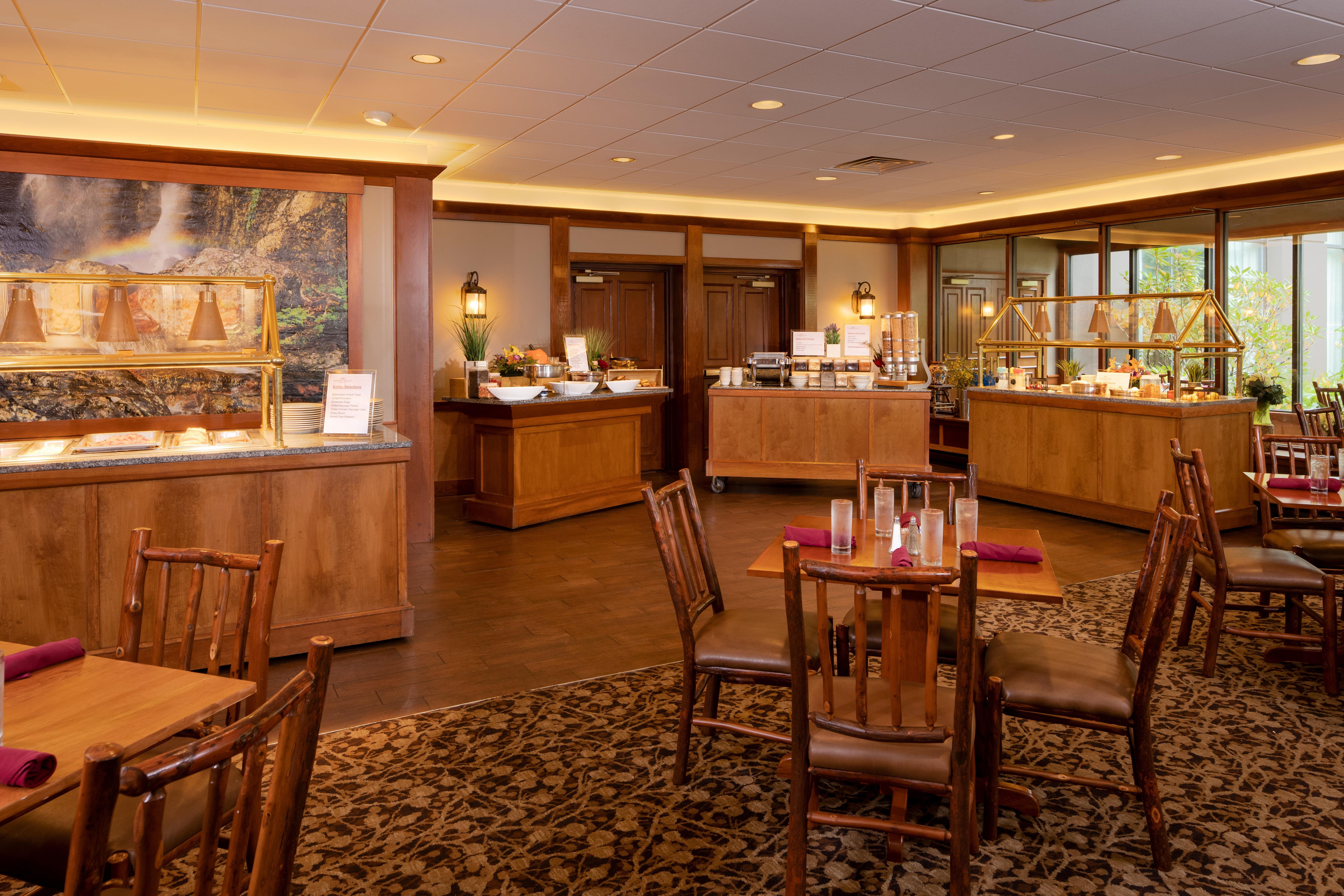 Crowne Plaza Lake Placid By Ihg Exterior photo