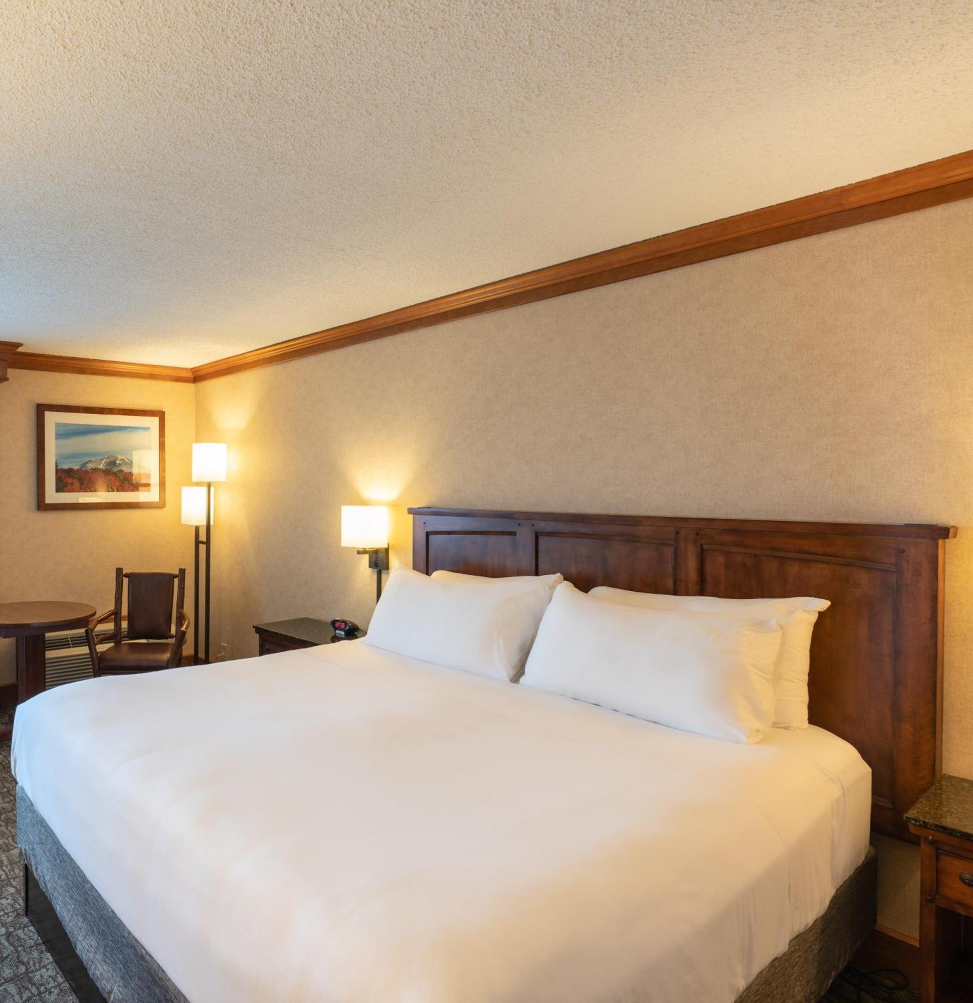 Crowne Plaza Lake Placid By Ihg Exterior photo